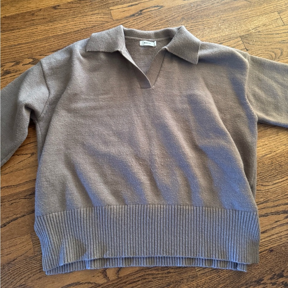 Mod Ref V-Neck Sweater in Brown / Taupe